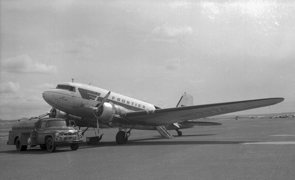 Frontier Airlines Douglas DC-3/C-47A  N53376