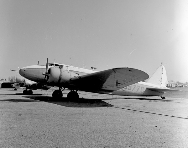  Boeing 247D  N3977C