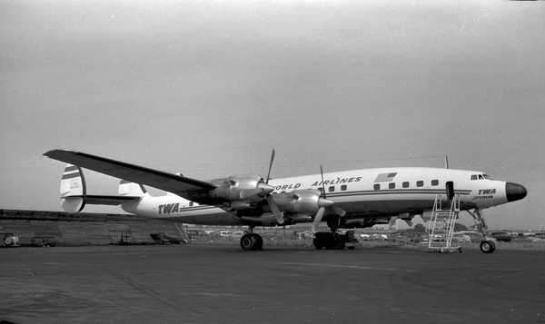 TWA Lockheed L-1649A  N7305C
