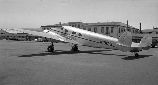  Lockheed L-12A Electra N18125