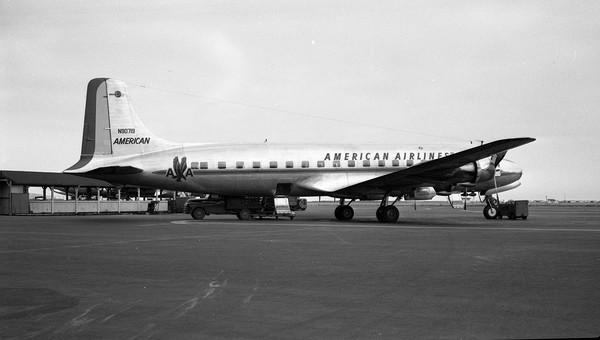 AAL Douglas DC-6  N90719